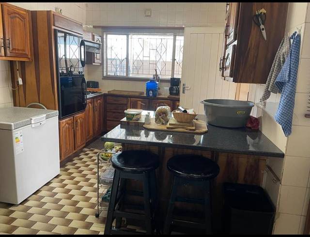 3 BEDROOM HOUSE FOR SALE IN CROYDON